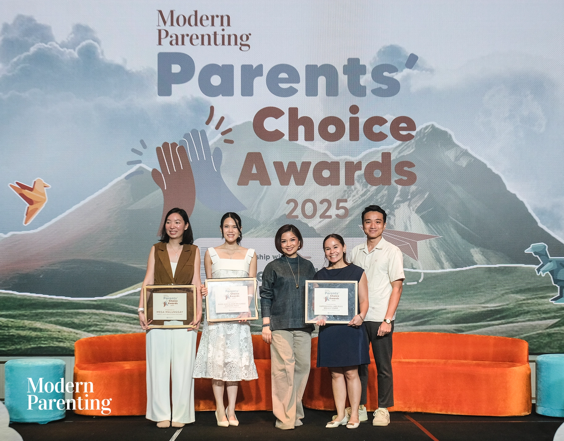 To honor the brands that have helped parents on their journeys, Modern Parenting, together with Travelhood, co-presented the Parents' Choice Awards 2025.