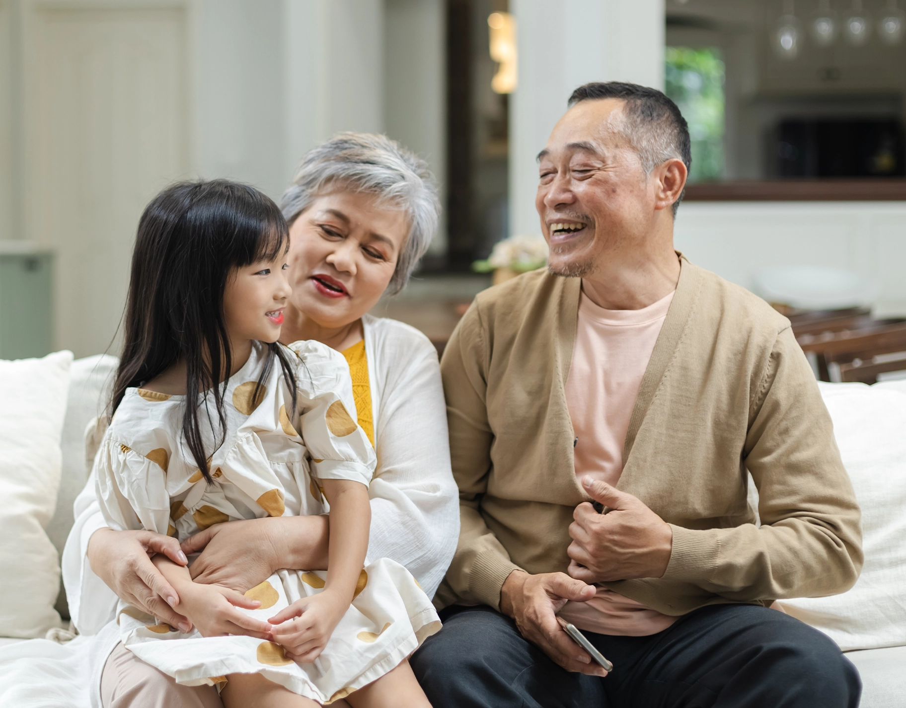 Here are some bilingual parenting tips to make sure kids learn both English and Filipino