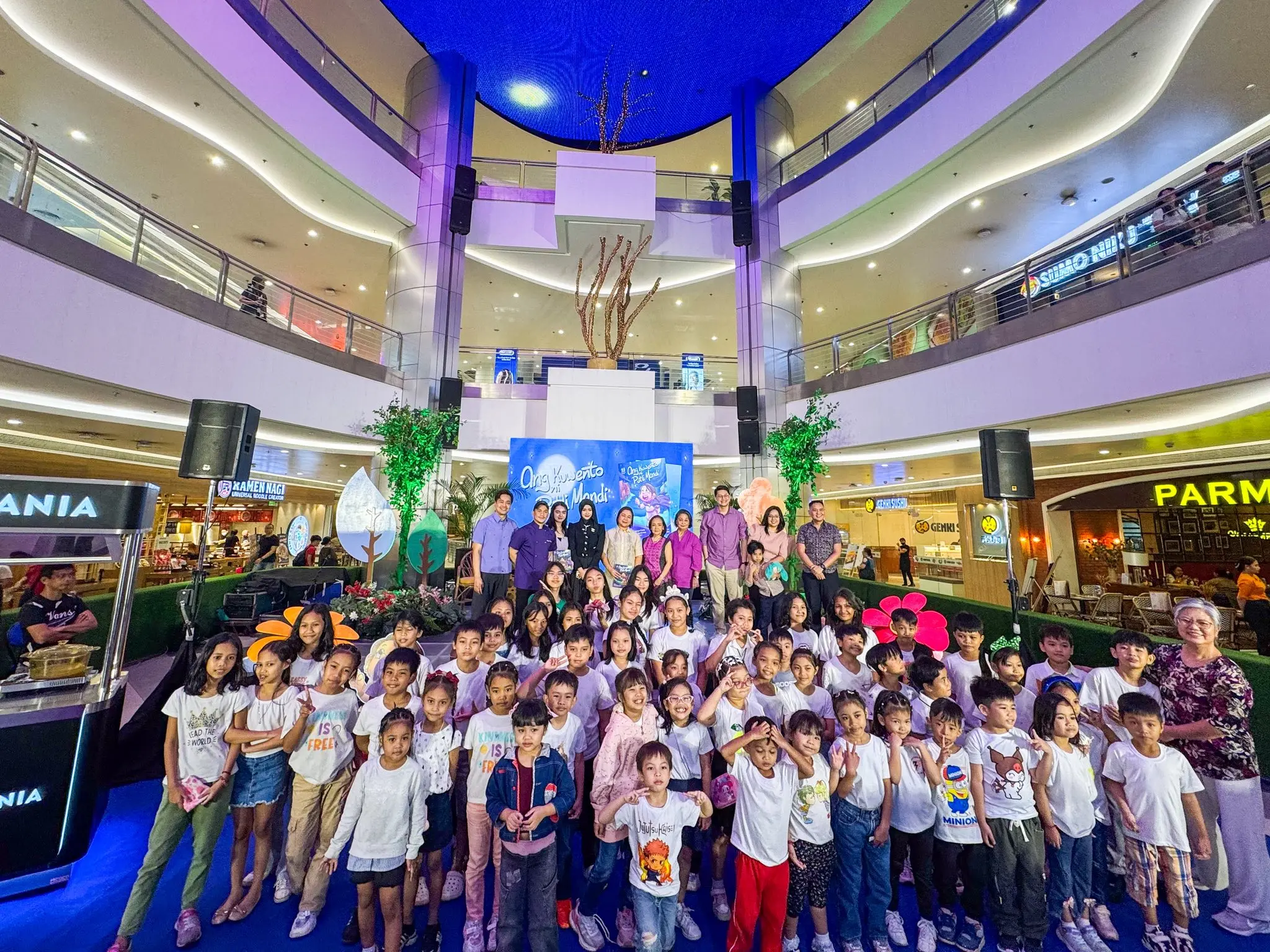 The kids along with the authors and guests during the launch of Ang Kuwento ni Putli Mandi. Photo from Araneta City
