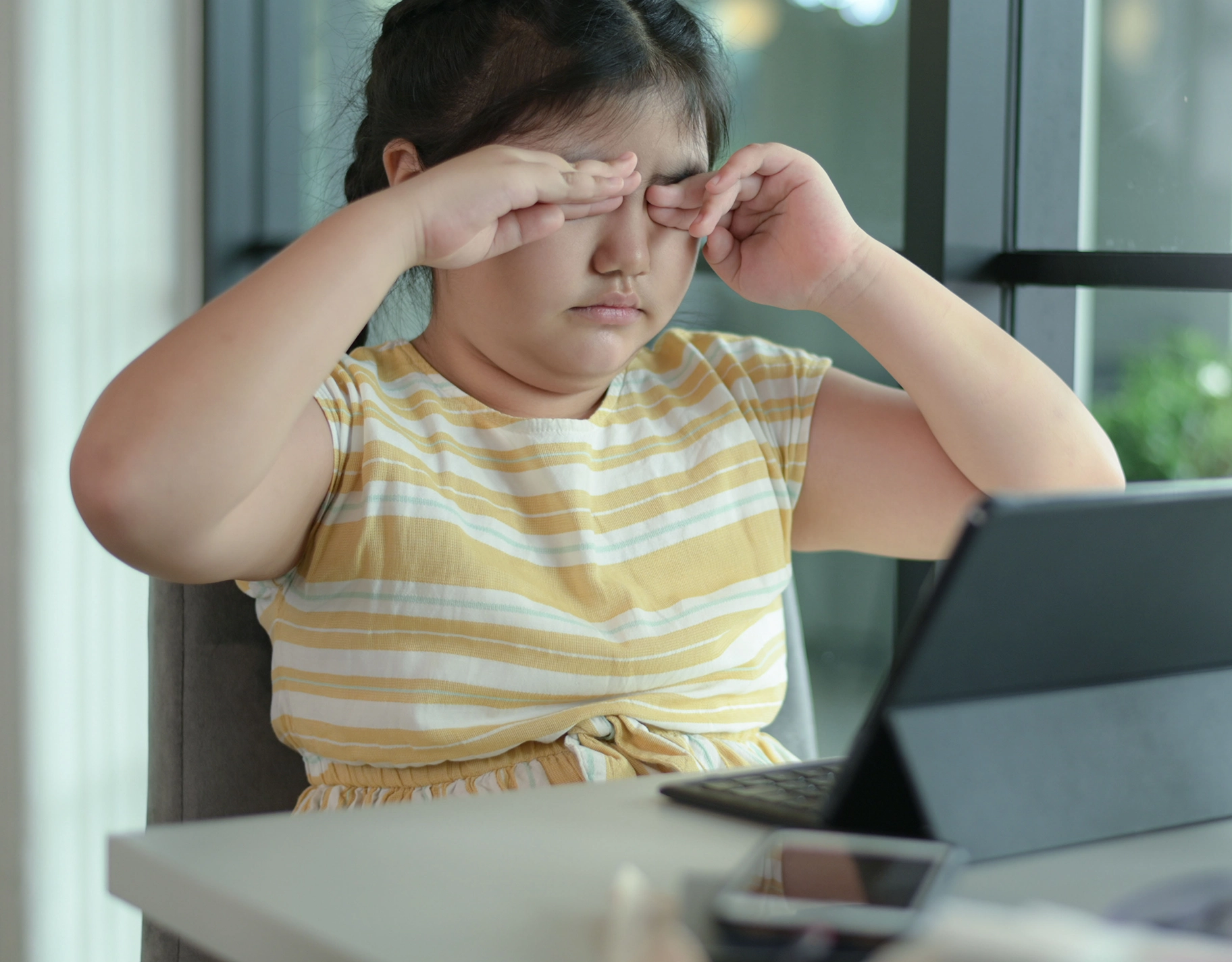 Here's how parents can protect their kids from cyberbullying 