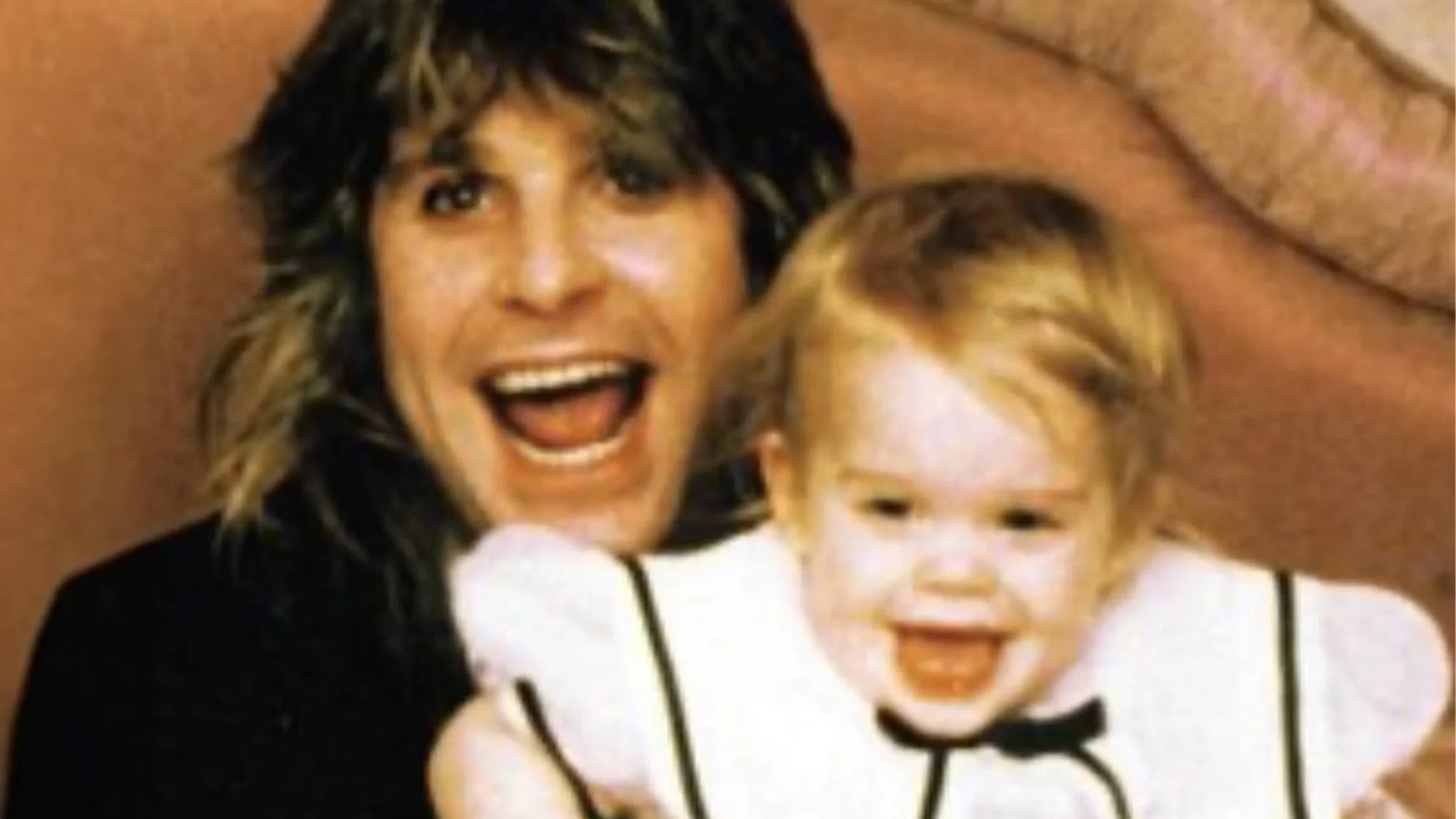 A year after losing Ozzy Osbourne, Kelly Osbourne opens up about the ache of celebrating her first birthday without her father—reminding us that even grown children never stop needing their parents.