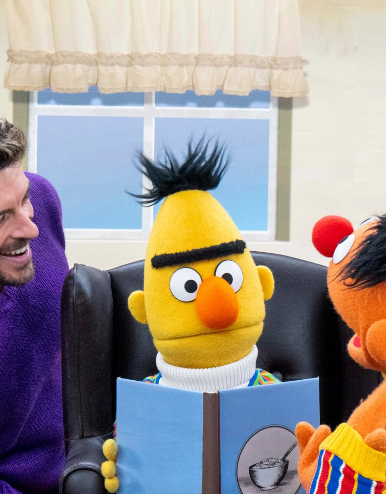 Before Wicked: For Good’s international opening, Jonathan Bailey, who plays Fiyero, dropped by Sesame Street to bring some happiness and dance into everyone’s day