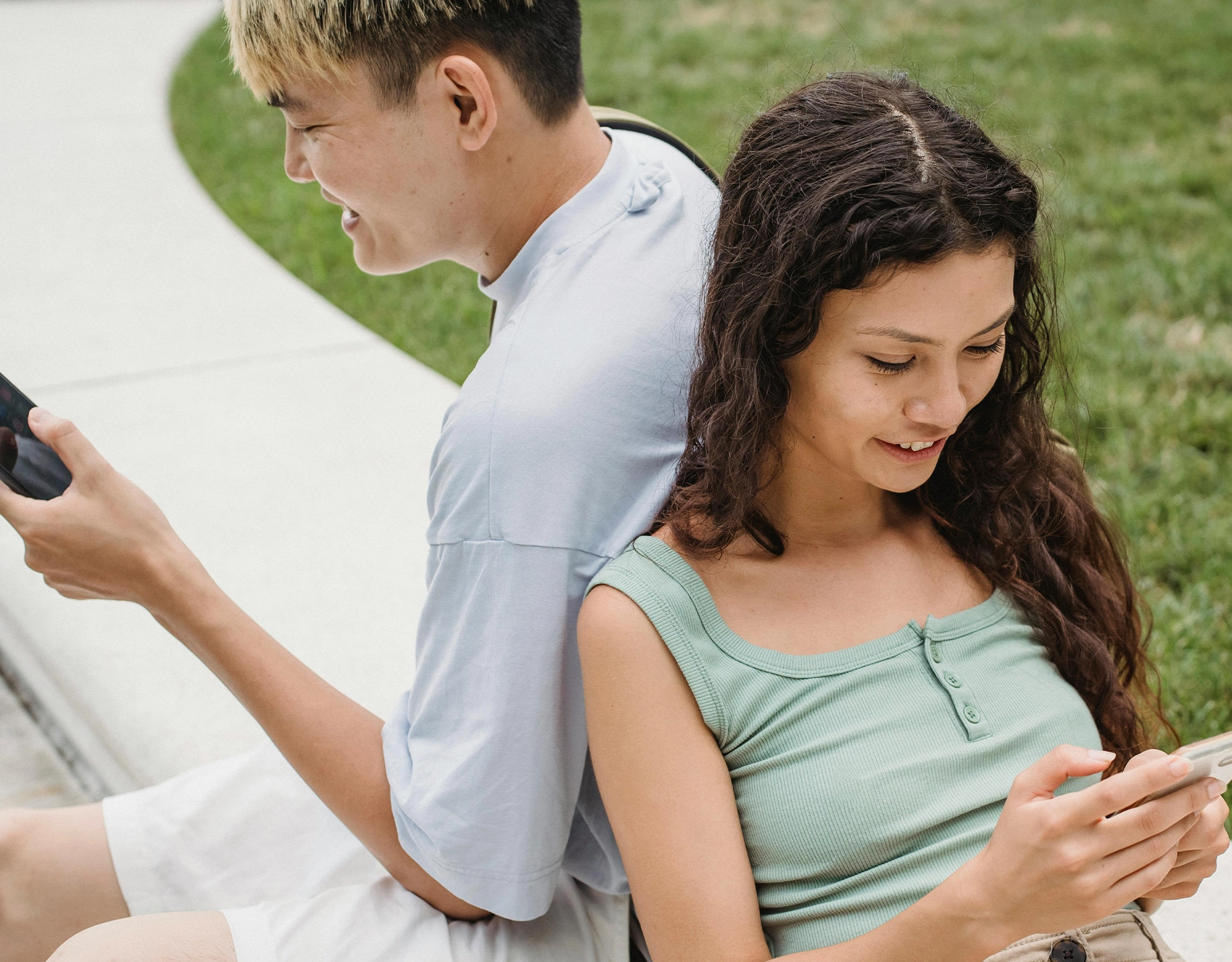 When everyone seems happier online — here's how to beat social media and the comparison trap so we can stay grounded and grateful offline.