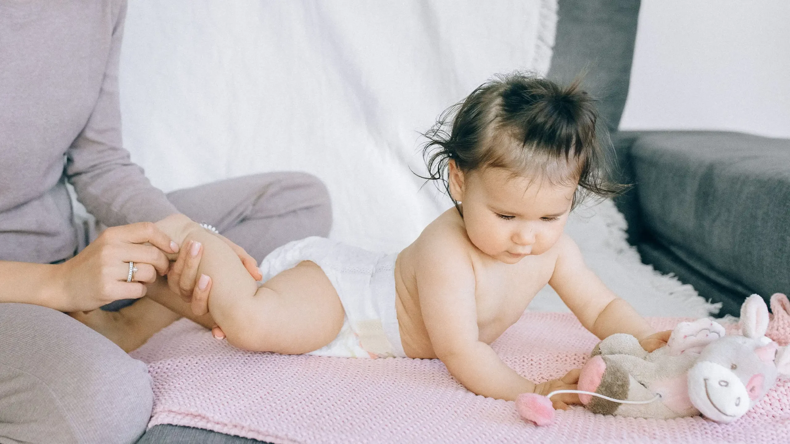 Why a Parent’s Touch Helps Babies Feel Safe